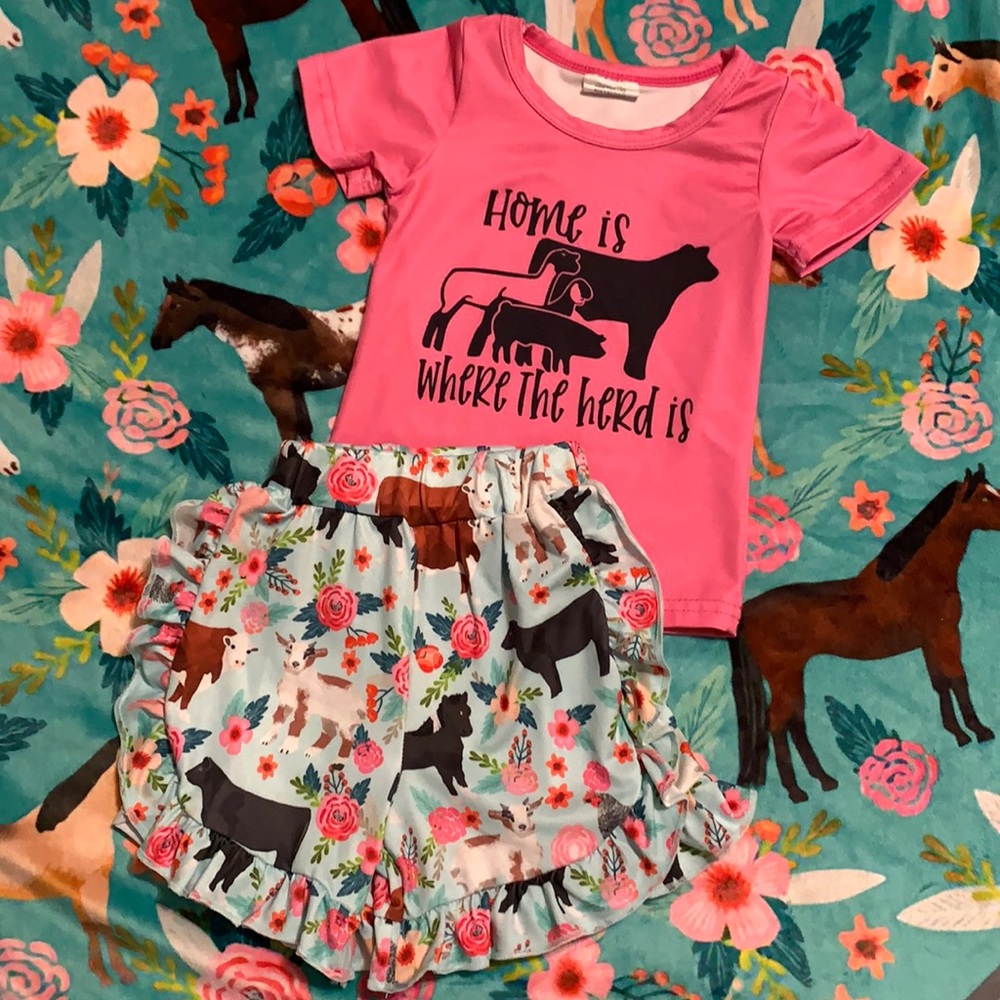 Ruffle short set home is where the herd is SO CUTE